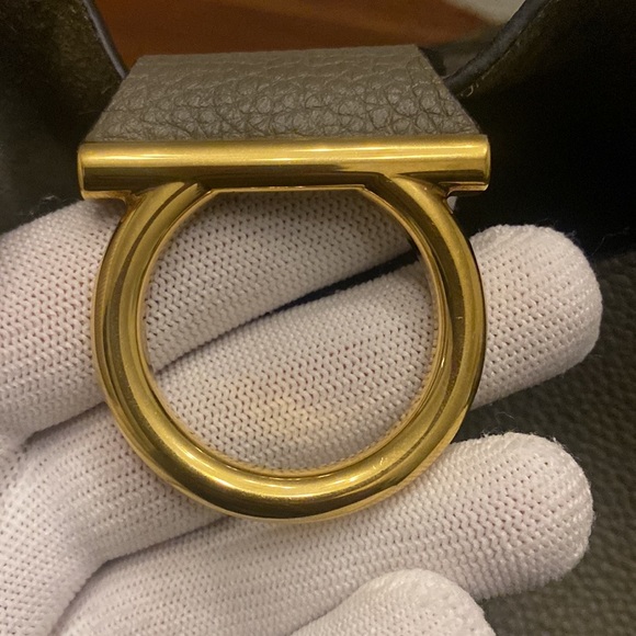 New‼️ SALVATORE FERRAGAMO - Picture 13 of 17